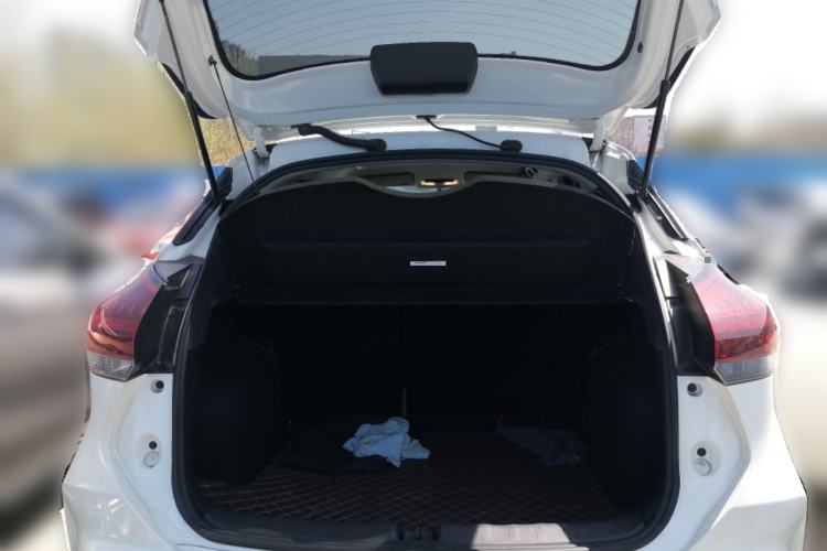 Used Nissan Kicks 2023 Jingqing Edition 1.5L Combining "Power" with a Stylish Touch Trunk