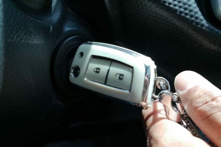 Used Nissan Kicks 2023 Jingqing Edition 1.5L Combining "Power" with a Stylish Touch Vehicle Key