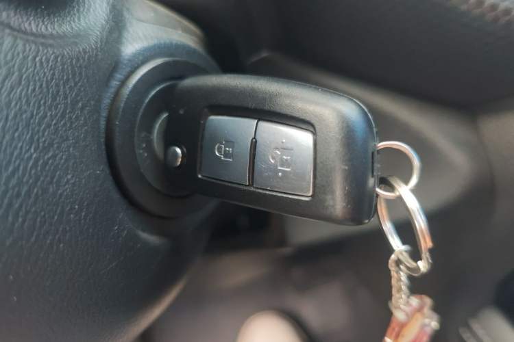 Used Nissan Kicks 2023 Jingqing Edition 1.5L Combining "Power" with a Stylish Touch Vehicle Key