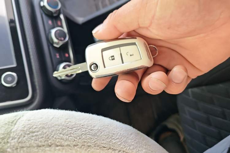 Used Nissan Kicks 2023 Jingqing Edition 1.5L Combining "Power" with a Stylish Touch Vehicle Key