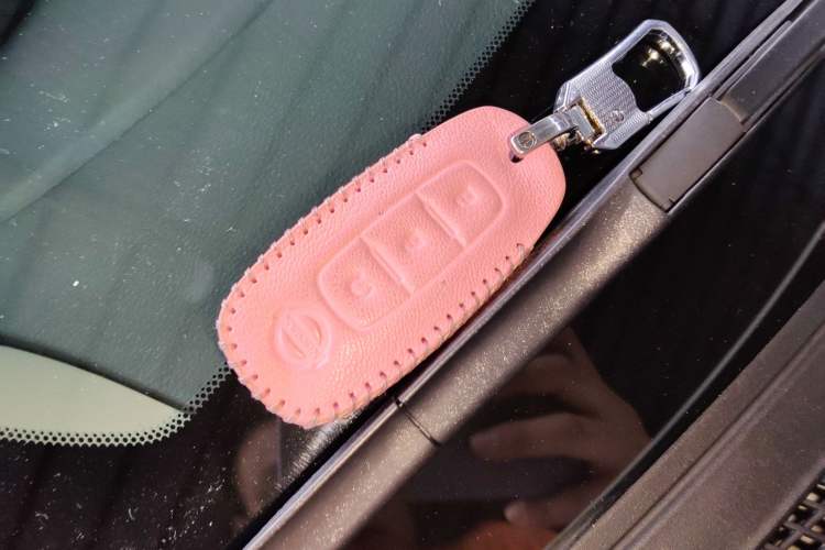 Used Nissan Kicks 2023 Jingqing Edition 1.5L Unleash Pure "Jing" – The Luxurious Version Vehicle Key