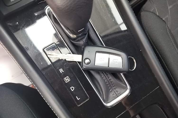 Used Nissan Kicks 2023 Jingqing Edition 1.5L Combining "Power" with a Stylish Touch Vehicle Key