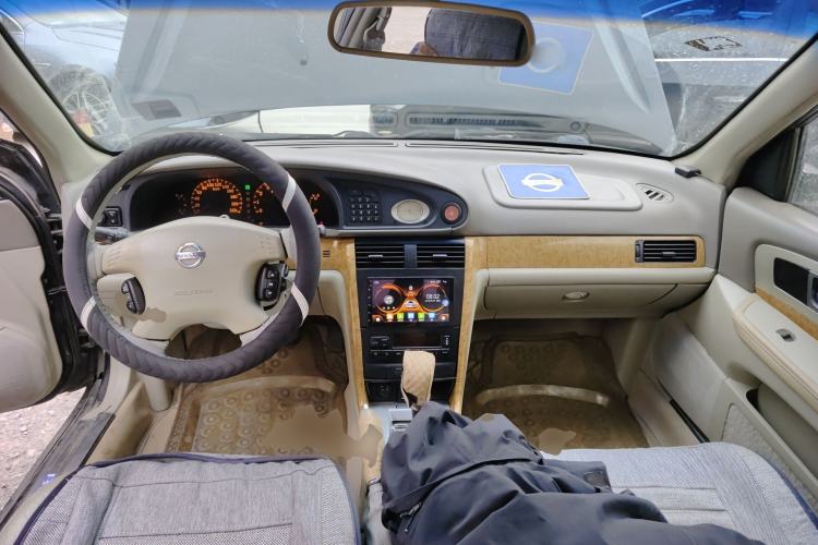 Used Nissan Lannia 2004 Zhizun 2.0L Automatic Comfort Model Center Console