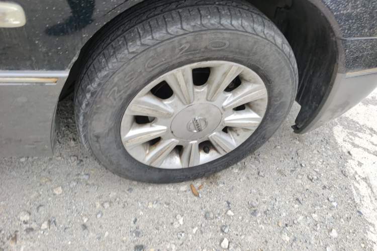 Used Nissan Lannia 2004 Zhizun 2.0L Automatic Comfort Model Right Front Wheel Hub