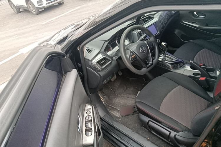 Used Nissan Lannia 2016 1.6L CVT Smart Cool Edition Driver Seat