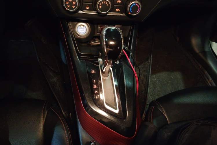 Used Nissan Lannia 2016 1.6L CVT Smart Cool Edition Gear Lever