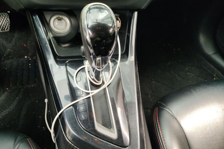 Used Nissan Lannia 2016 1.6L CVT Smart Cool Edition Gear Lever