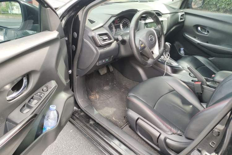 Used Nissan Lannia 2016 1.6L CVT Smart Cool Edition Interior 3