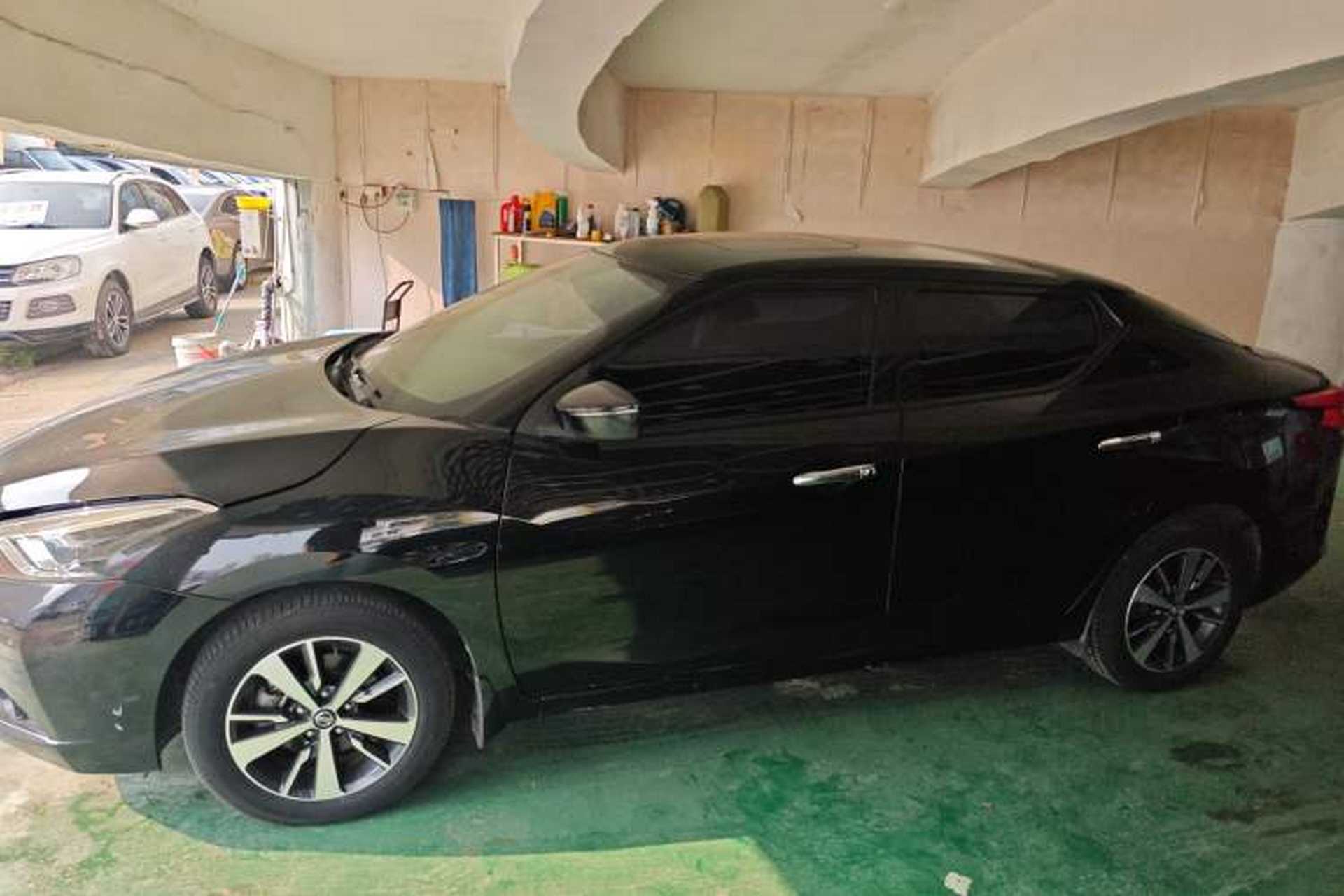 Used Nissan Lannia 2016 1.6L Manual Cool Edition Left Side
