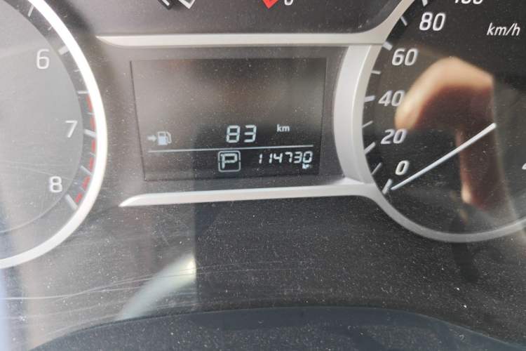 Used Nissan Lannia 2016 1.6L CVT Cool Edition Odometer Close Up