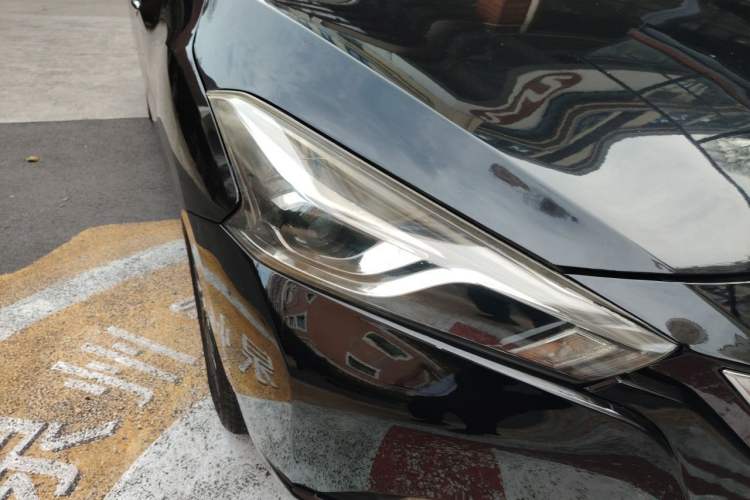 Used Nissan Lannia 2016 1.6L CVT Smart Cool Edition Right Front Headlight