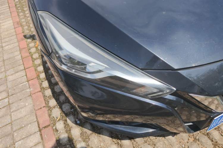 Used Nissan Lannia 2016 1.6L CVT Cool Edition Right Front Headlight