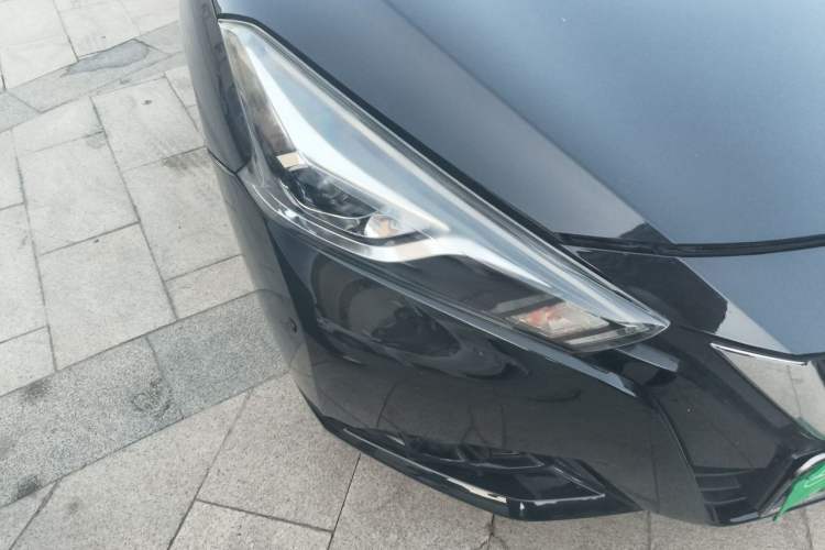 Used Nissan Lannia 2016 1.6L CVT Smart Cool Edition Right Front Headlight