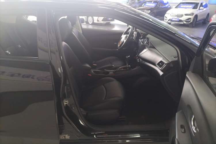 Used Nissan Lannia 2016 1.6L CVT Cool Edition Right Front Seat