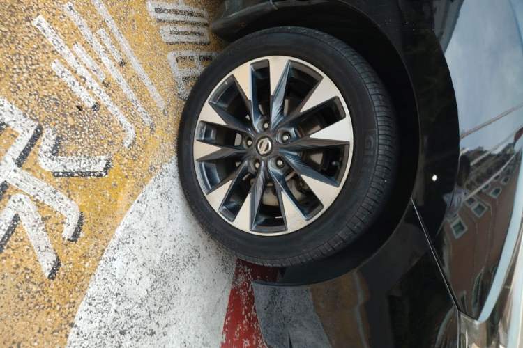 Used Nissan Lannia 2016 1.6L CVT Smart Cool Edition Right Front Wheel Hub