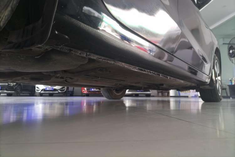 Used Nissan Lannia 2016 1.6L CVT Cool Edition Right Side Sill