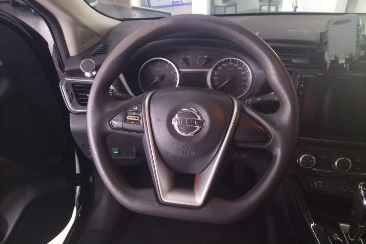 Used Nissan Lannia 2016 1.6L CVT Cool Edition Steering Wheel