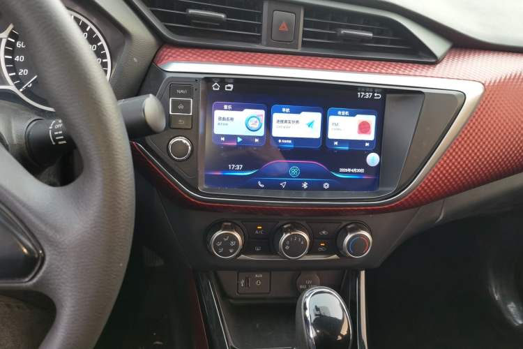 Used Nissan Lannia 2016 1.6L CVT Cool Edition Audio And AC Panel