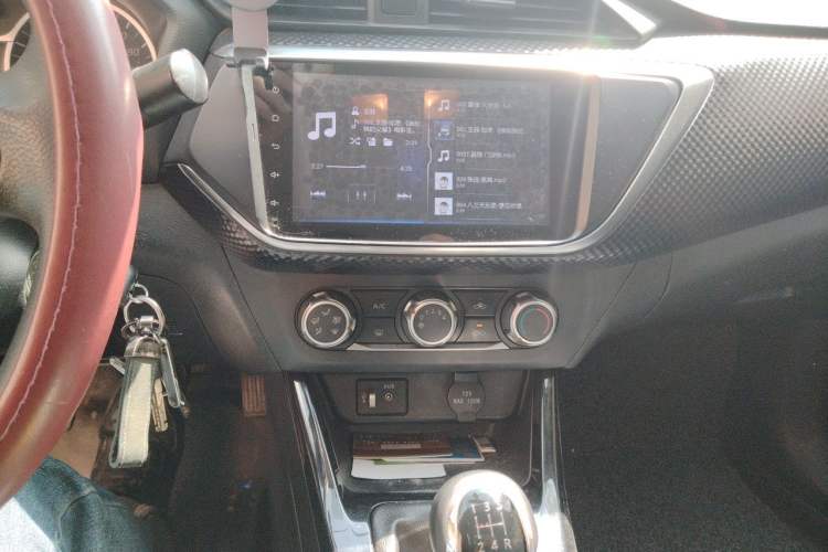 Used Nissan Lannia 2016 1.6L Manual Fashion Edition Audio And AC Panel