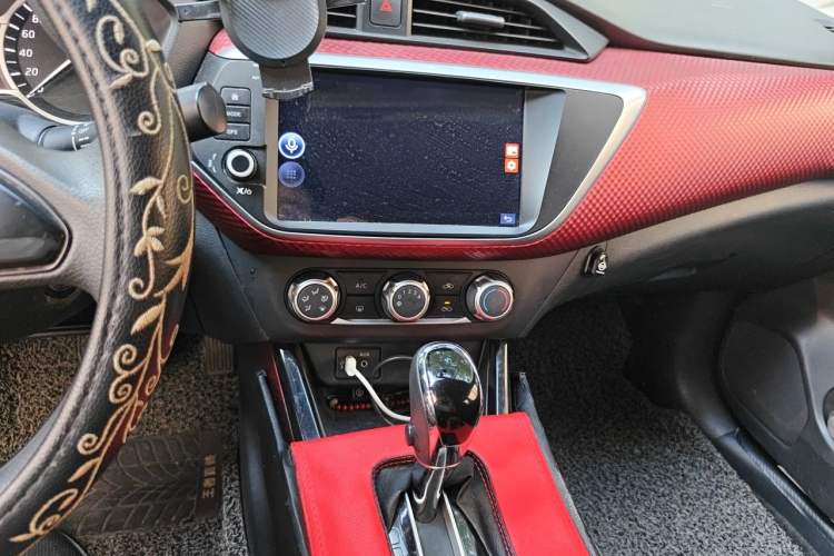 Used Nissan Lannia 2016 1.6L CVT Cool Edition Audio And AC Panel
