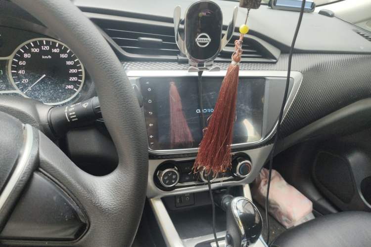 Used Nissan Lannia 2016 1.6L CVT Cool Edition Audio And AC Panel