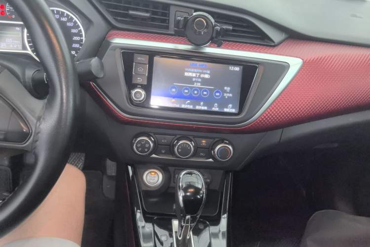 Used Nissan Lannia 2016 1.6L CVT Smart Cool Edition Audio And AC Panel