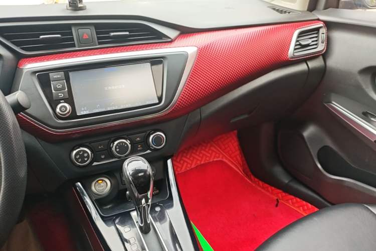 Used Nissan Lannia 2016 1.6L CVT Smart Cool Edition Audio And AC Panel