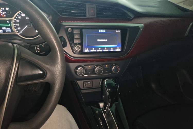Used Nissan Lannia 2016 1.6L CVT Cool Edition Audio And AC Panel