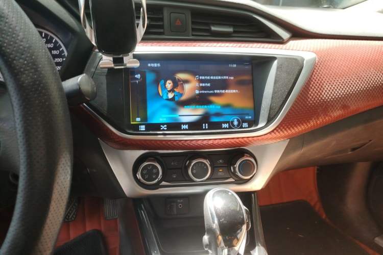 Used Nissan Lannia 2016 1.6L CVT Cool Edition Audio And AC Panel