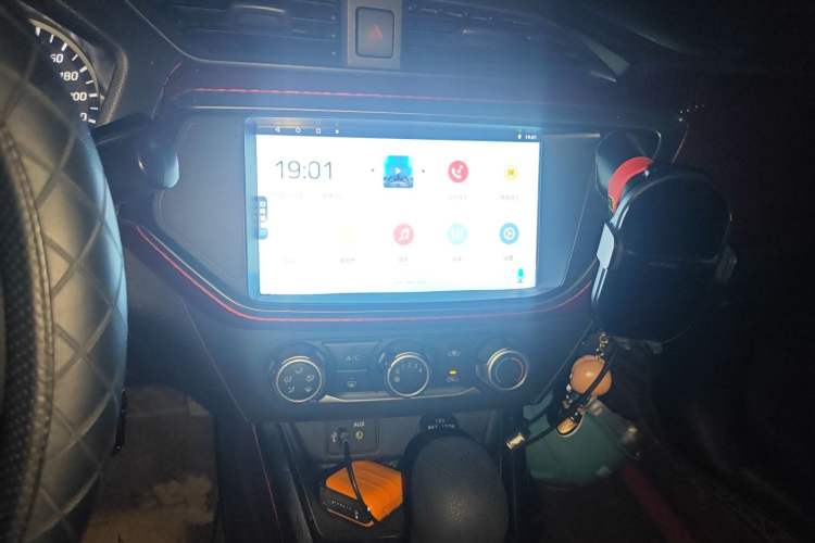Used Nissan Lannia 2016 1.6L CVT Cool Edition Audio And AC Panel