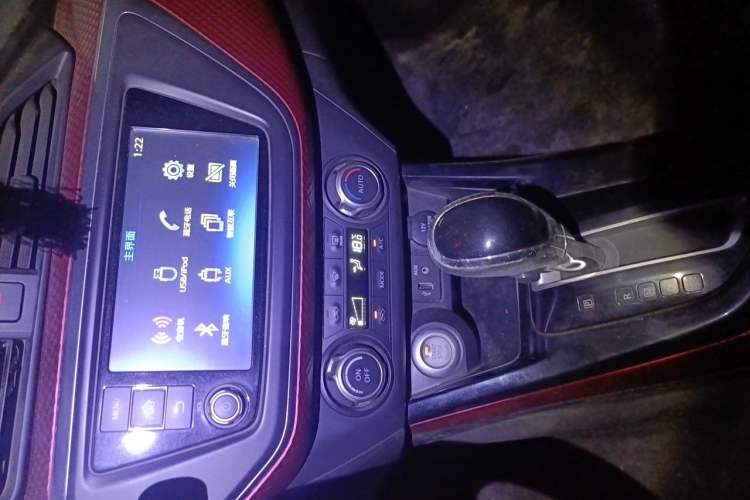 Used Nissan Lannia 2016 1.6L CVT High-Energy Version Audio And AC Panel