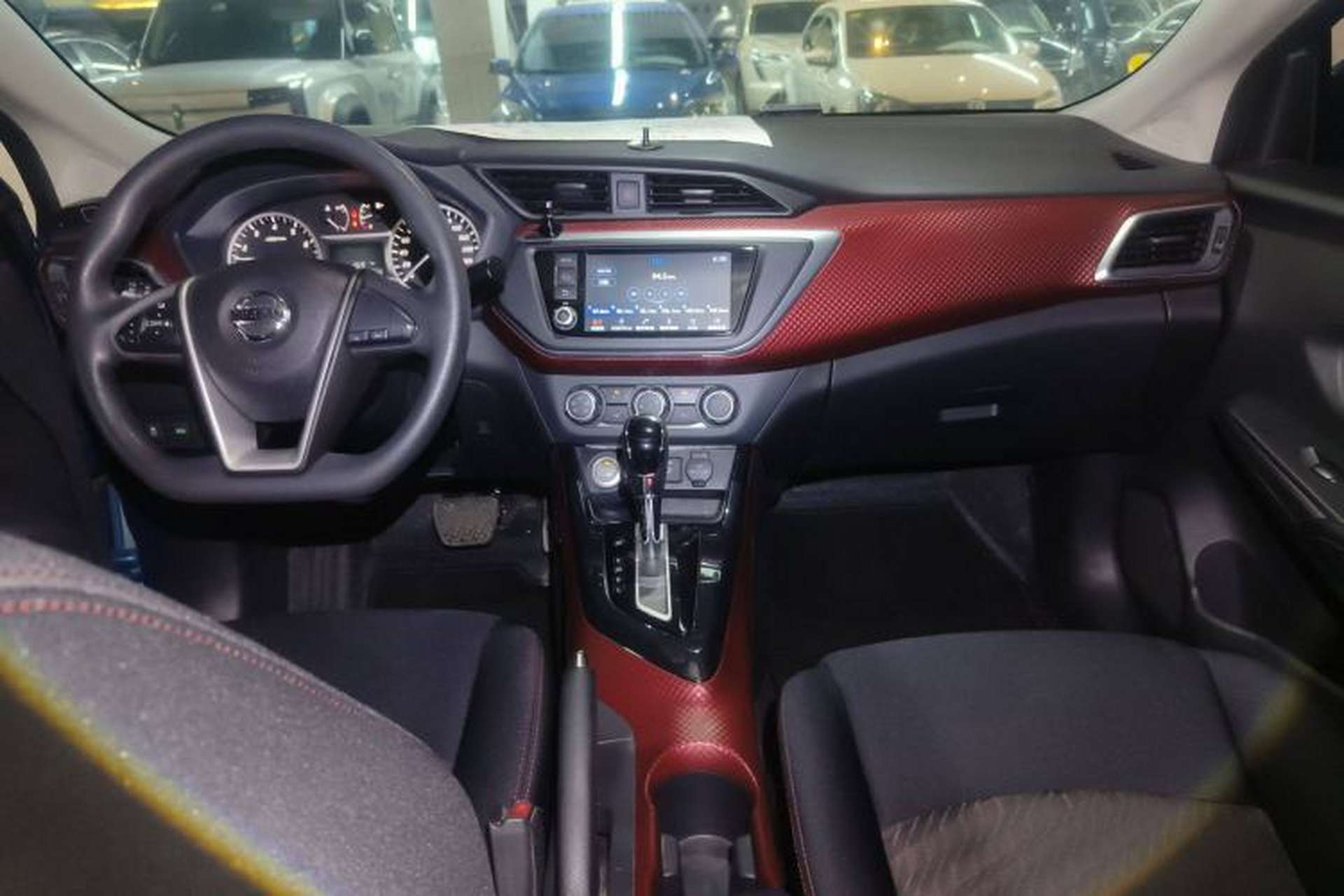 Used Nissan Lannia 2016 1.6L CVT Smart Cool Edition Center Console