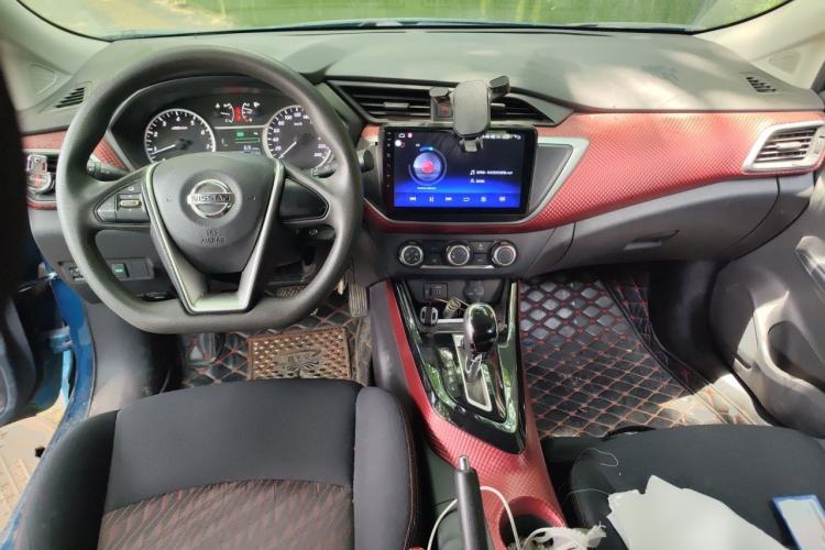 Used Nissan Lannia 2016 1.6L CVT Cool Edition Center Console