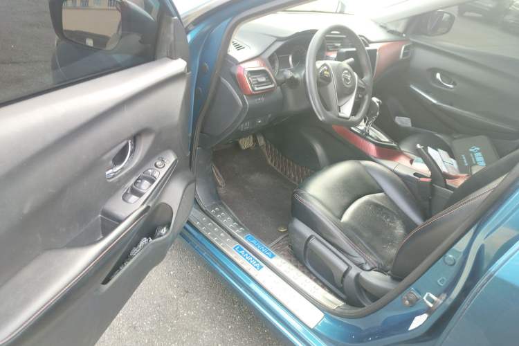 Used Nissan Lannia 2016 1.6L CVT Cool Edition Driver Seat