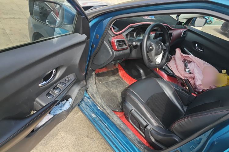 Used Nissan Lannia 2016 1.6L CVT Cool Edition Driver Seat