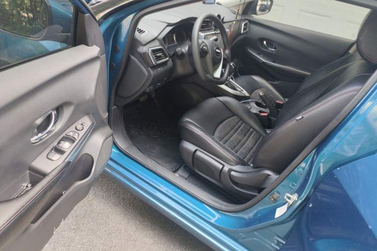 Used Nissan Lannia 2016 1.6L CVT Cool Edition Driver Seat