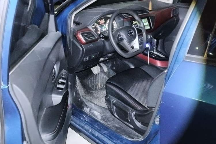 Used Nissan Lannia 2016 1.6L CVT Cool Edition Driver Seat