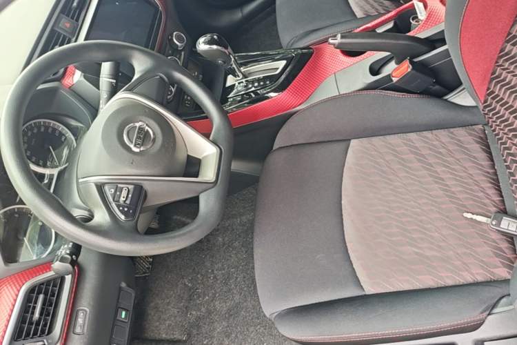 Used Nissan Lannia 2016 1.6L CVT Cool Edition Driver Seat