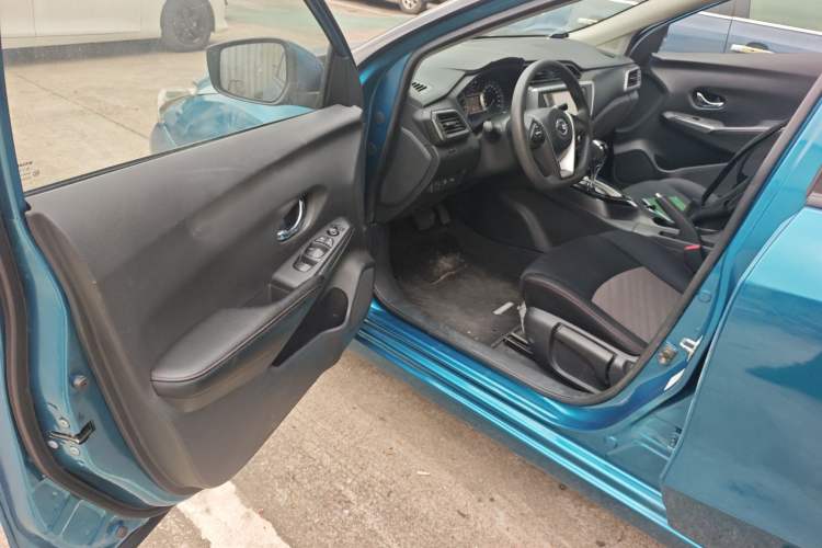 Used Nissan Lannia 2016 1.6L CVT Smart Cool Edition Driver Seat