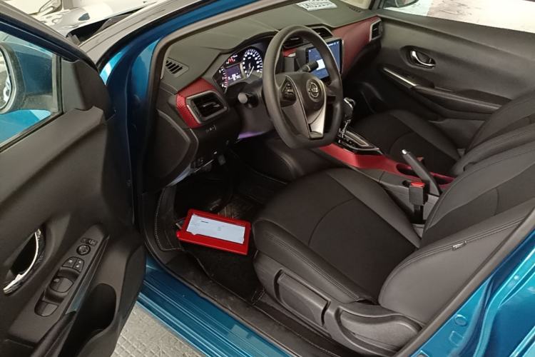 Used Nissan Lannia 2016 1.6L CVT Cool Edition Driver Seat