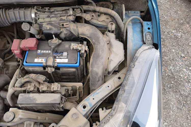 Used Nissan Lannia 2016 1.6L CVT Cool Edition Engine Bay Left