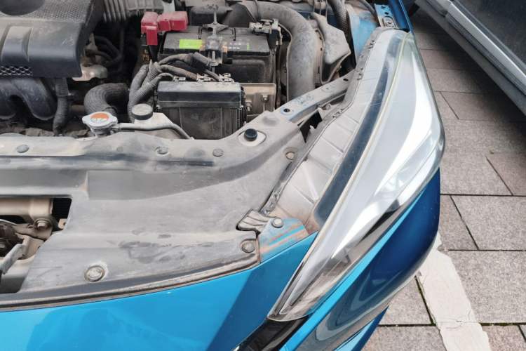 Used Nissan Lannia 2016 1.6L CVT Smart Edition Engine Bay Left