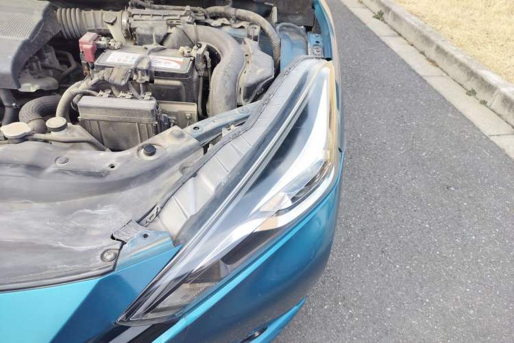 Used Nissan Lannia 2016 1.6L CVT Cool Edition Engine Bay Left