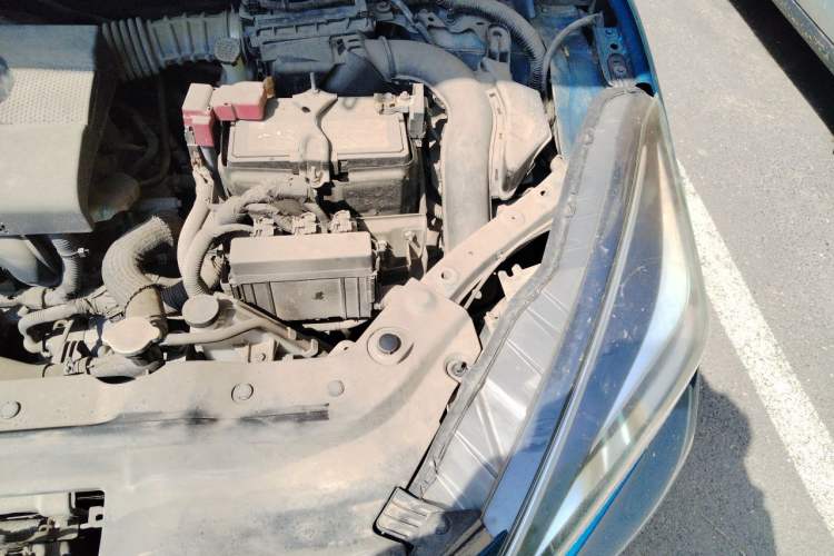 Used Nissan Lannia 2016 1.6L Manual Fashion Edition Engine Bay Left