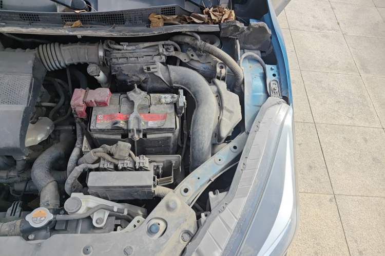 Used Nissan Lannia 2016 1.6L CVT Cool Edition Engine Bay Left