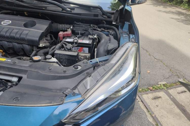 Used Nissan Lannia 2016 1.6L CVT Cool Edition Engine Bay Left