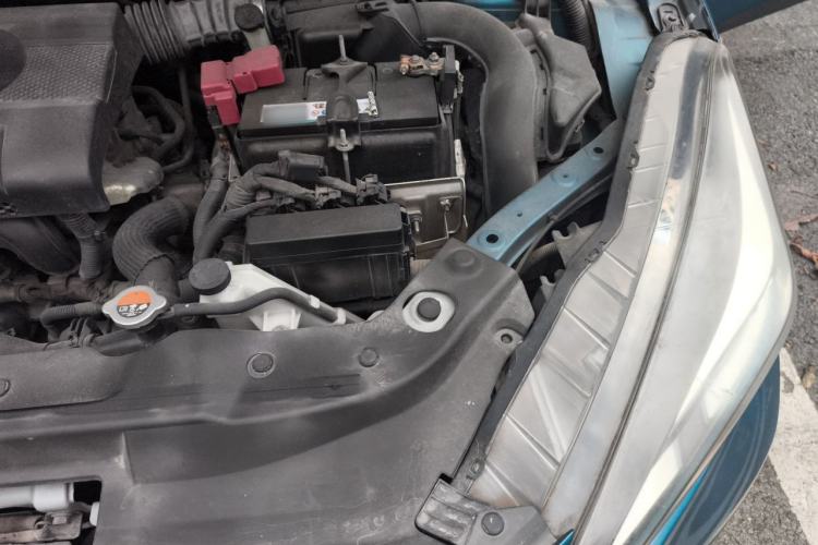 Used Nissan Lannia 2016 1.6L CVT Smart Cool Edition Engine Bay Left