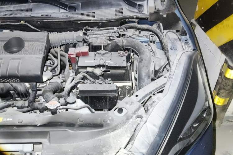 Used Nissan Lannia 2016 1.6L CVT Cool Edition Engine Bay Left