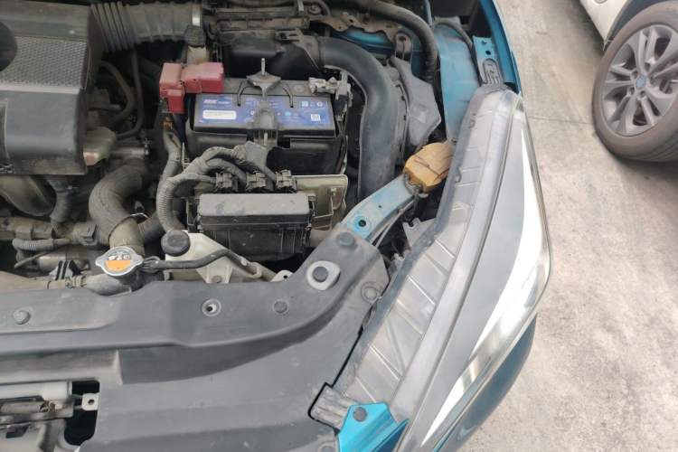 Used Nissan Lannia 2016 1.6L CVT Smart Cool Edition Engine Bay Left
