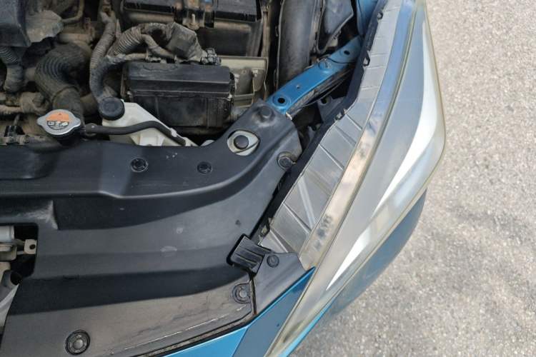 Used Nissan Lannia 2016 1.6L CVT Cool Edition Engine Bay Left